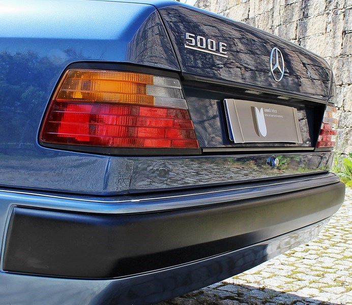 Mercedes-Benz W124 500E